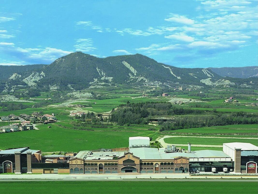 Casa Tarradellas compra la fàbrica de Leche Pascual a Gurb per elaborar mozzarella